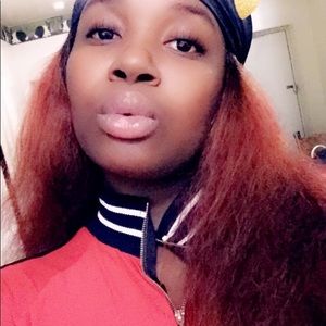 Meet your Posher, Estefana